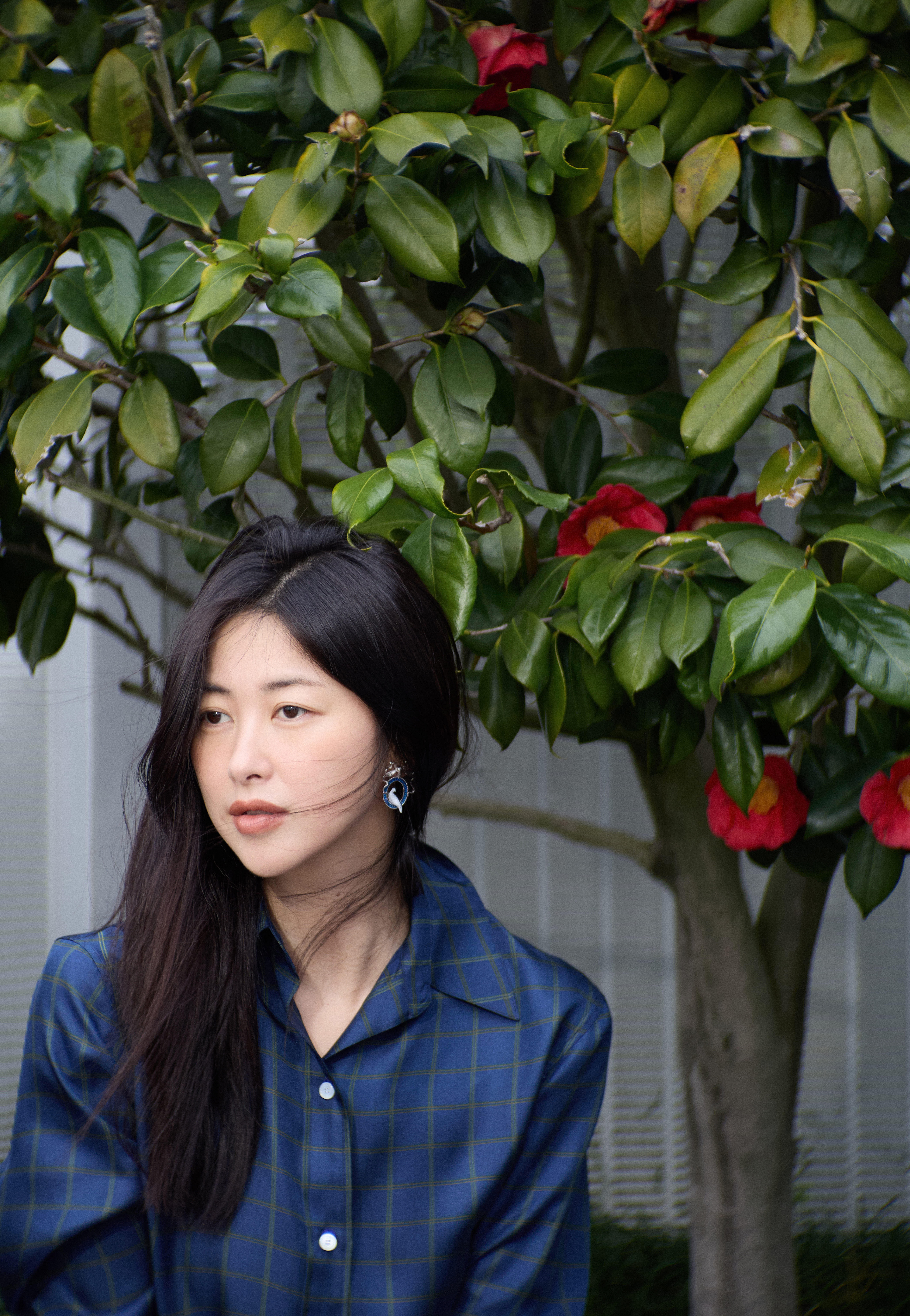 淡颜朱珠今天是素颜朱珠，还是那么美，白皙的皮肤，温柔的嘴角！依旧是为朱珠着迷的一