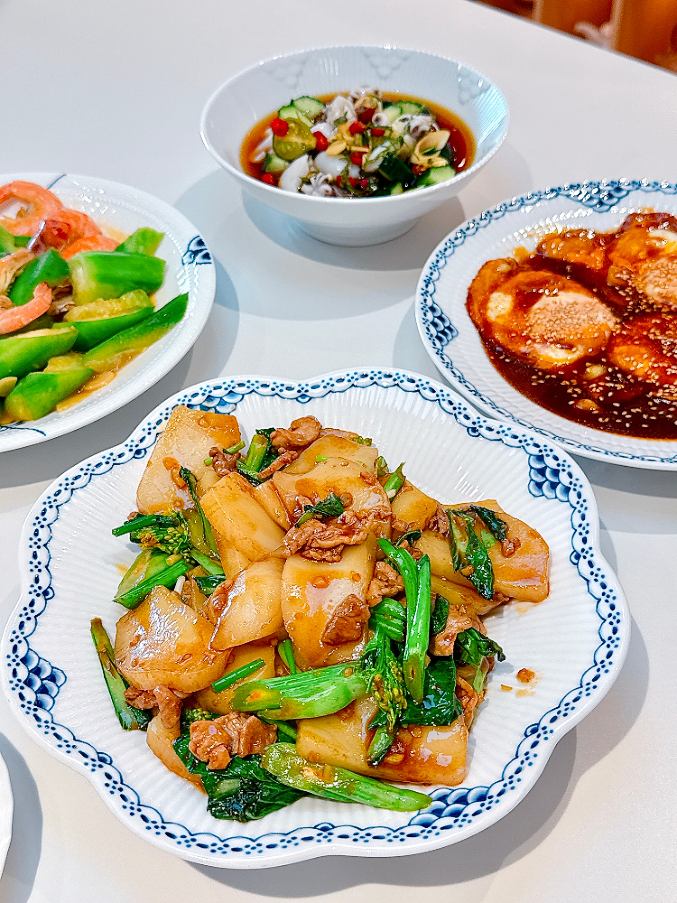 肉片菜心炒年糕丝瓜焖虾🦐泰式凉拌墨鱼仔糖醋汁焖蛋简简单单搞定四个菜 