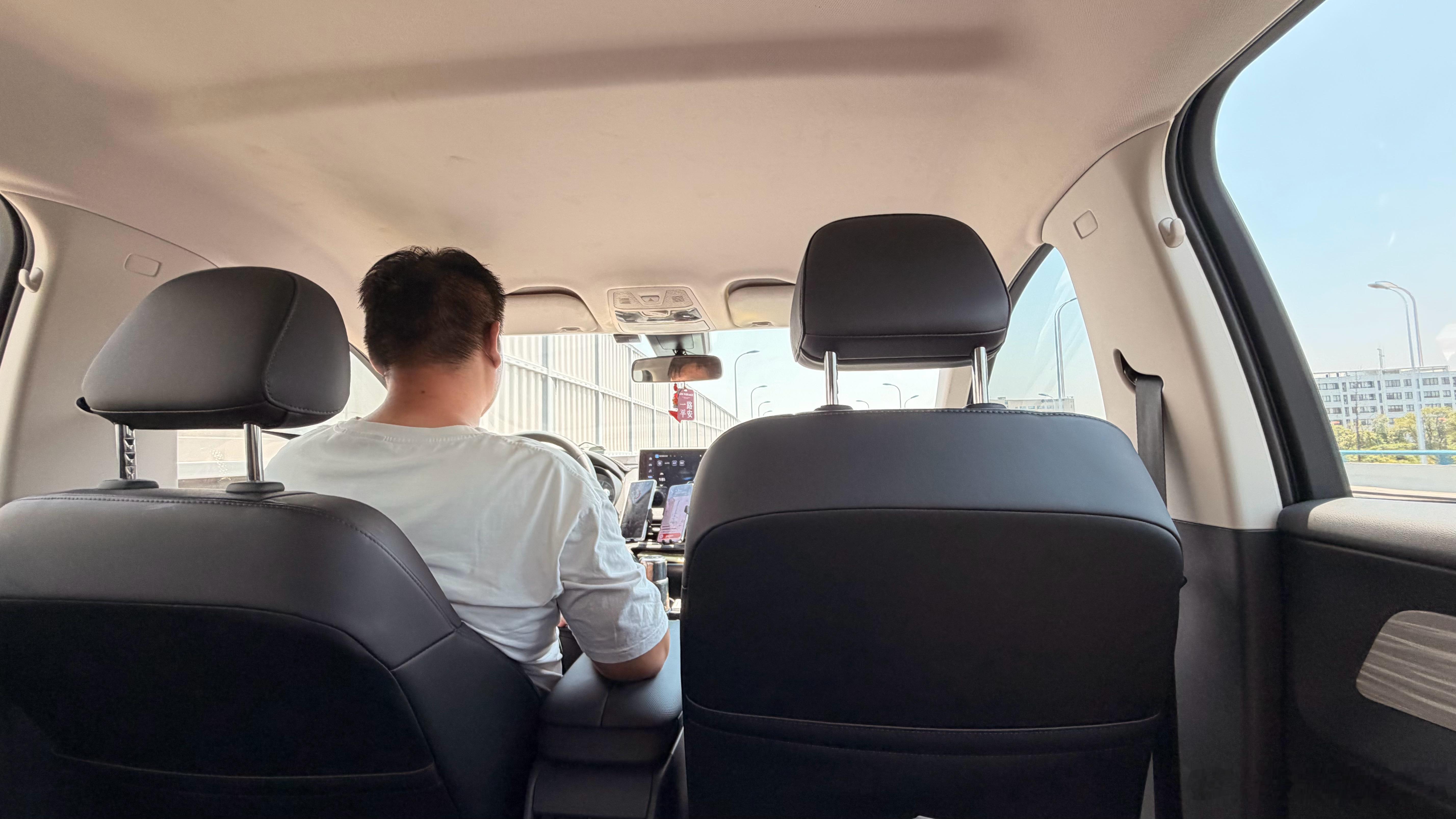 面对臭车+风琴脚的联合打击请问阁下能如何从容面对…现在出差坐网约车比我十几年前做