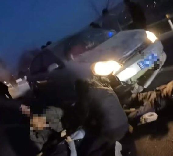 家族 20 人公路祭祖遇车祸致 2 死，延续数十年的习俗藏大患
大年初三晚 7 