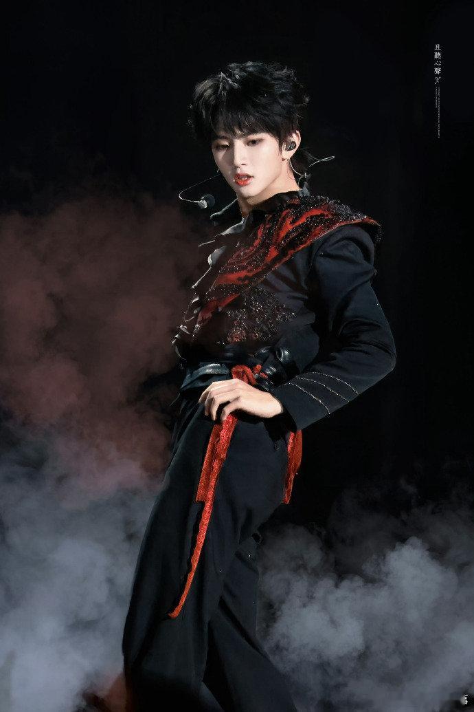 穆祉丞站姐出图穆祉丞新音出图 谁懂啊！一大早就在蹲穆祉丞的站姐出图，新音现场的氛