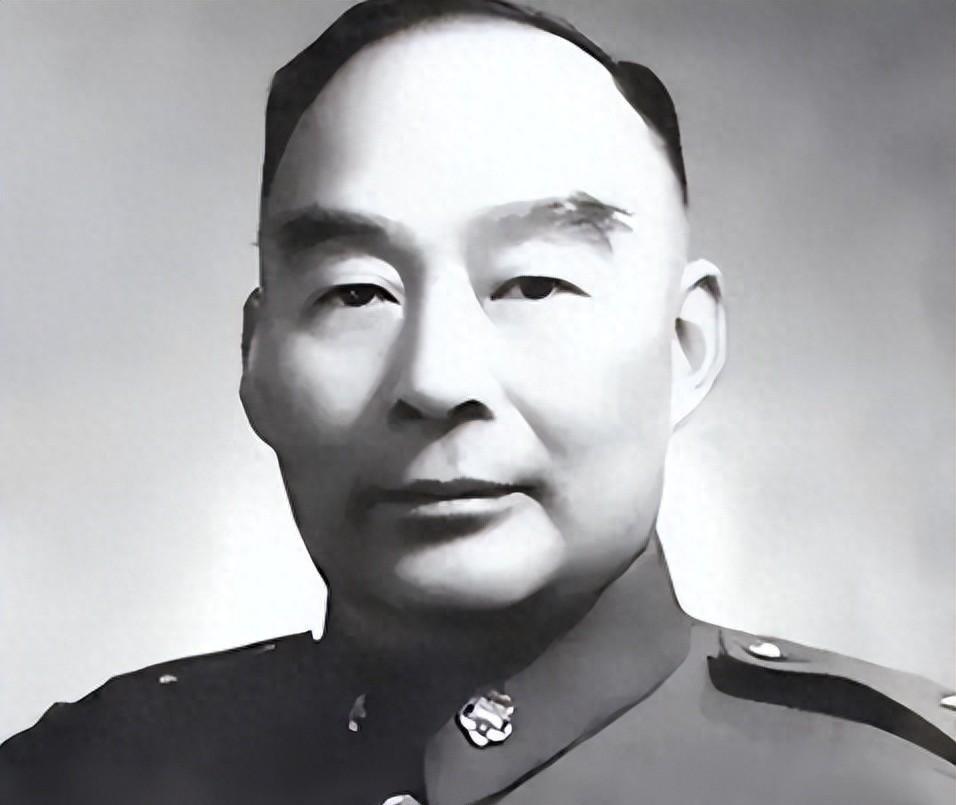 62年胡宗南离世，高举左手最后时刻喊叫，他子称其常悔未早逝未释怀
1924年仲春