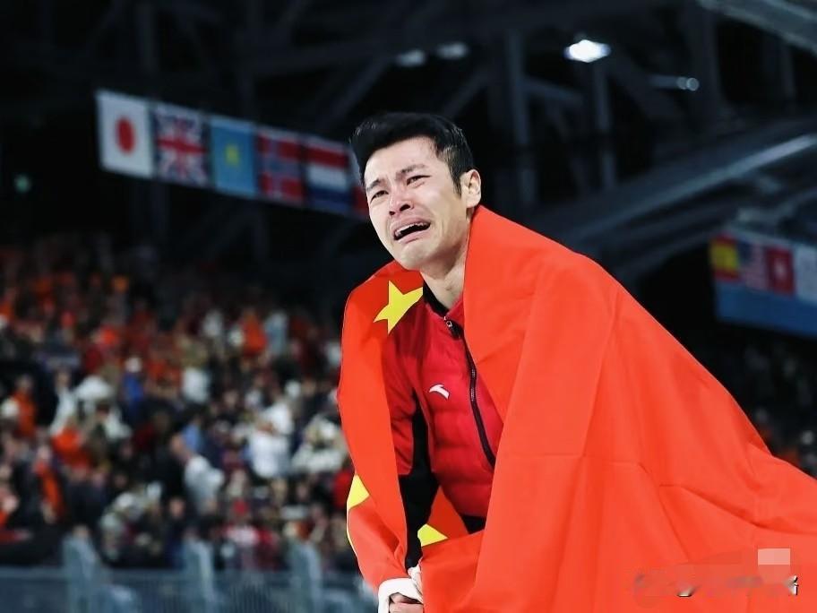 宁忠岩的训练真的苦到让人心疼！

北京冬奥失利后，
他独自远赴国外训练，
没有后