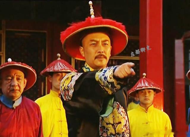 雍正十年，雍正帝把云贵总督鄂尔泰召回京师，一见面便直接封其为保和殿大学士、首席军