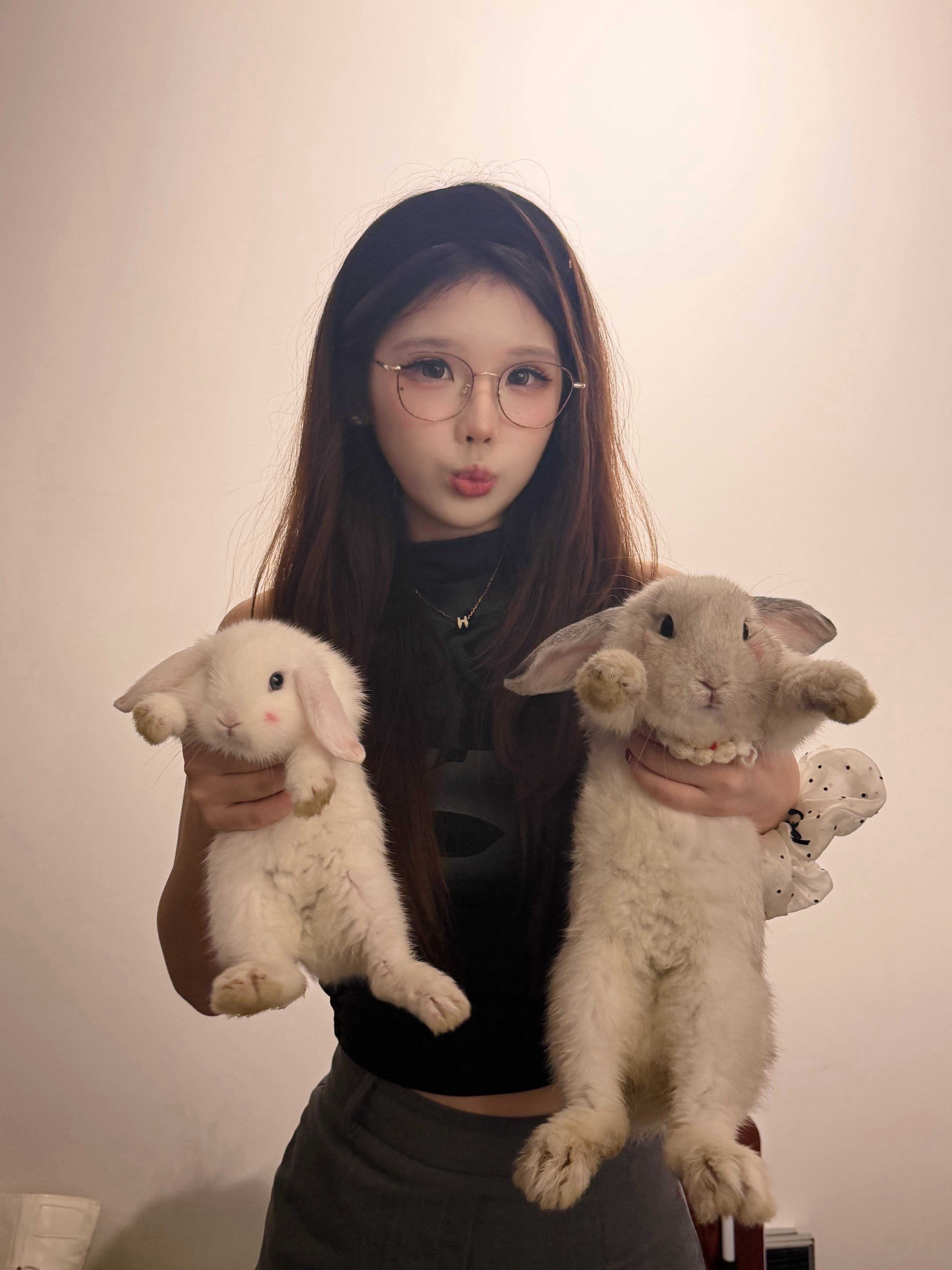 如此肥美的小兔左边叫毛毛 右边叫泡泡 猜猜名字来源 