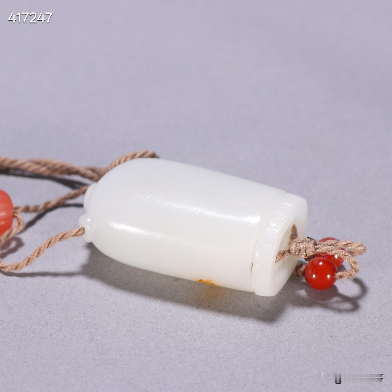 清代 和田玉籽料心中有佛。
规格：高4.25cm 宽2.42cm