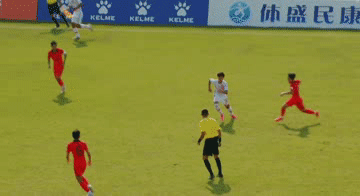 U15国足进球，韩国后卫有30%功劳
韩国U15进球，中国后卫有70%功劳
U1