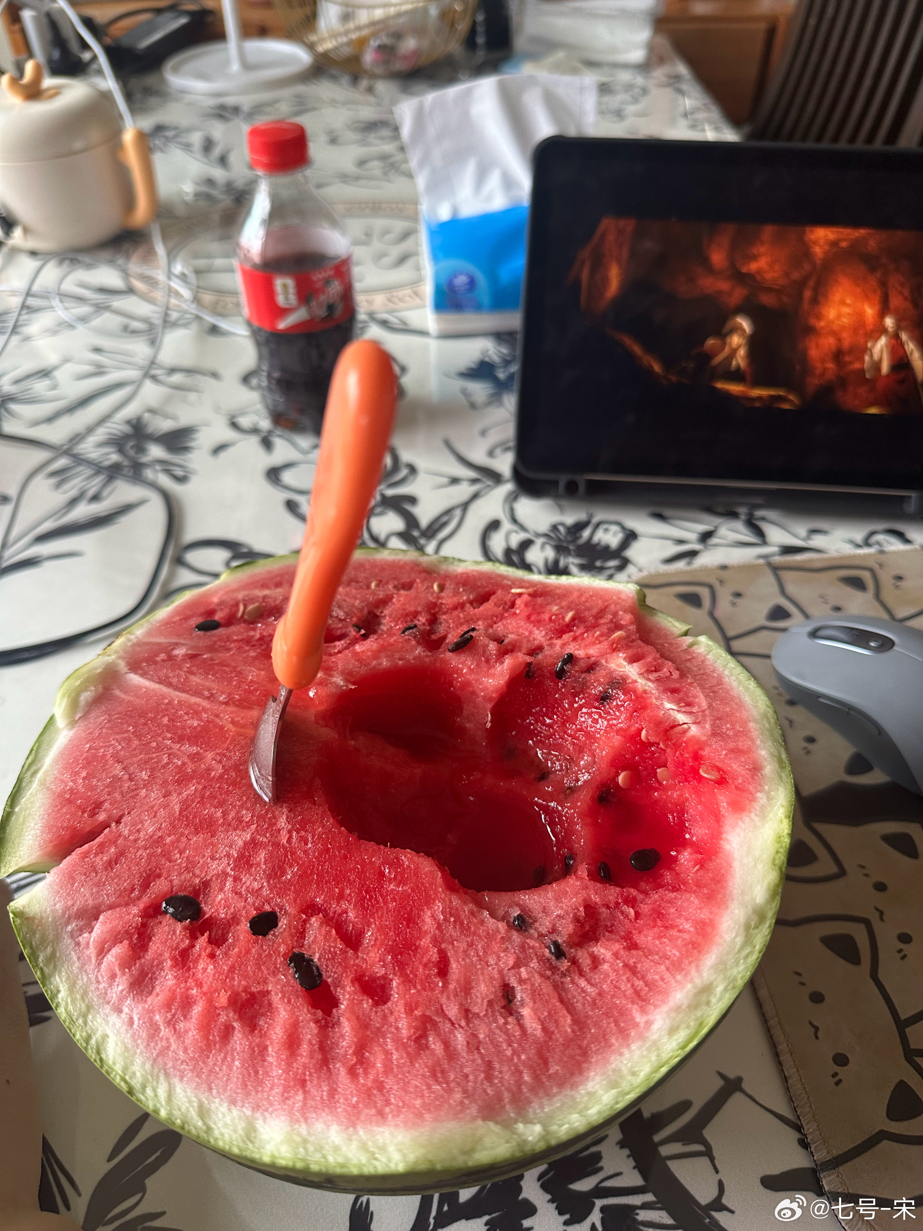 有点奢侈，老婆娃吃不了西瓜，我只能挑最好的肉吃了生活手记