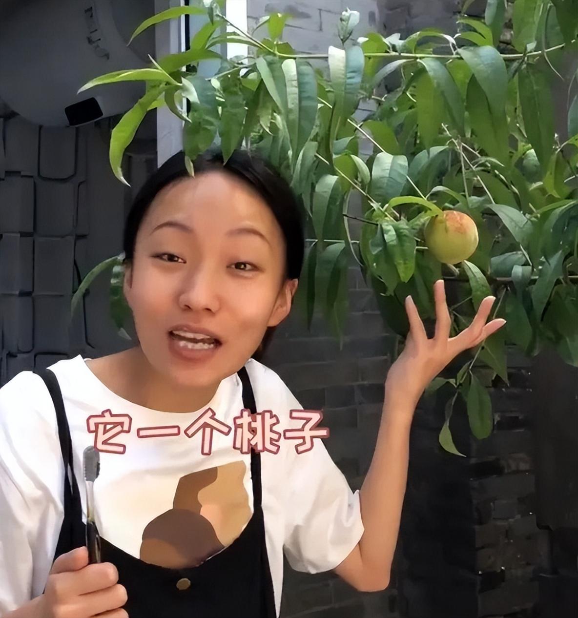 千万网红邵雨轩，被残疾父亲控诉不孝，不惜与父决裂的真相揭开…
邵雨轩是一个阳光、