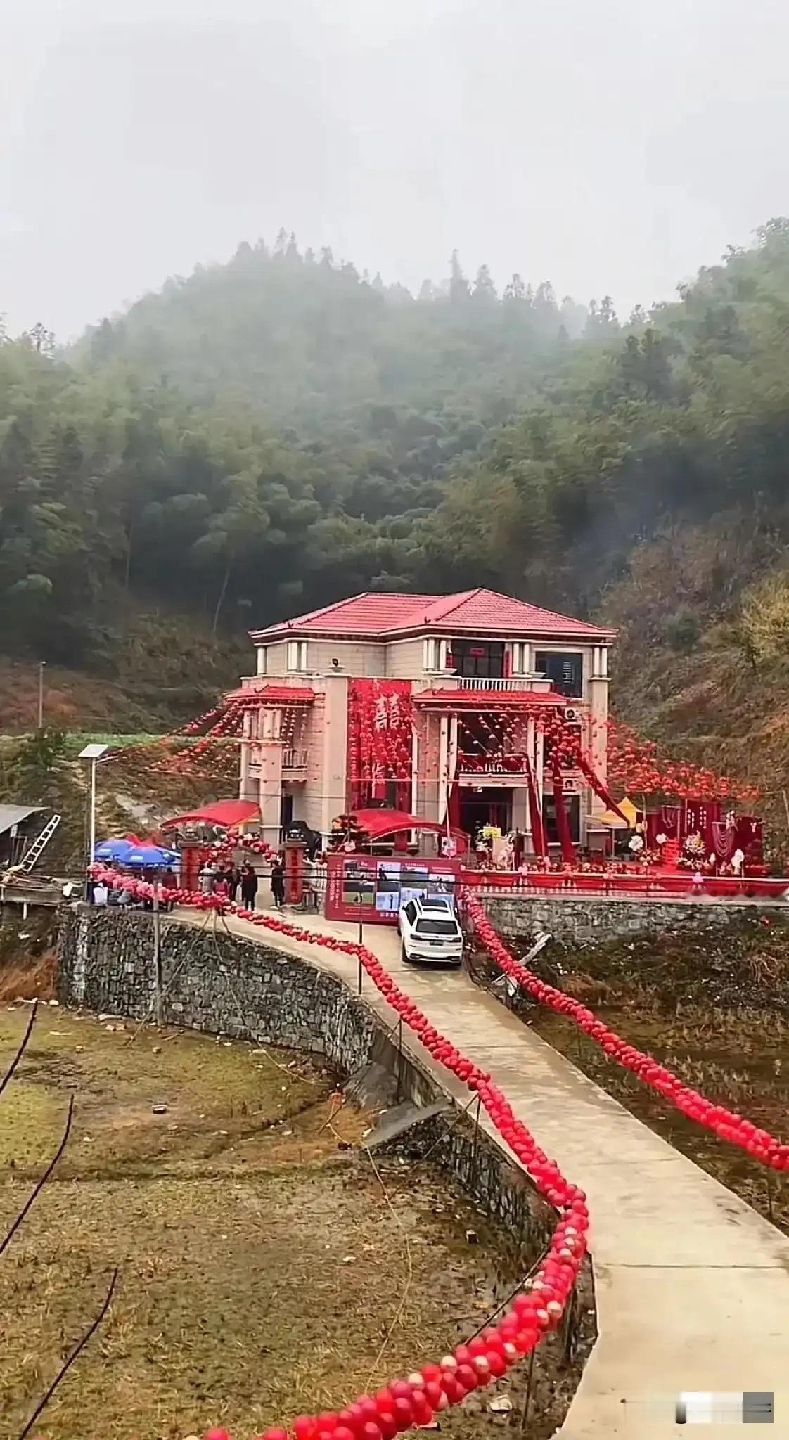 这样的农村婚礼，在你们那属于什么级别？