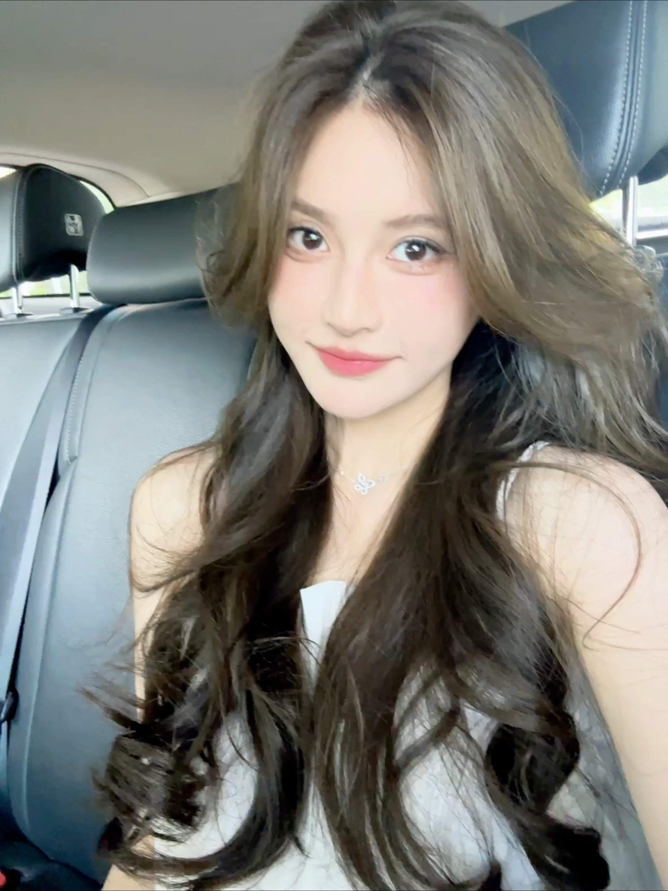 当我朋友告诉我 美颜相机可以有原相机live图模式 我美炸了[苦涩] ​​​