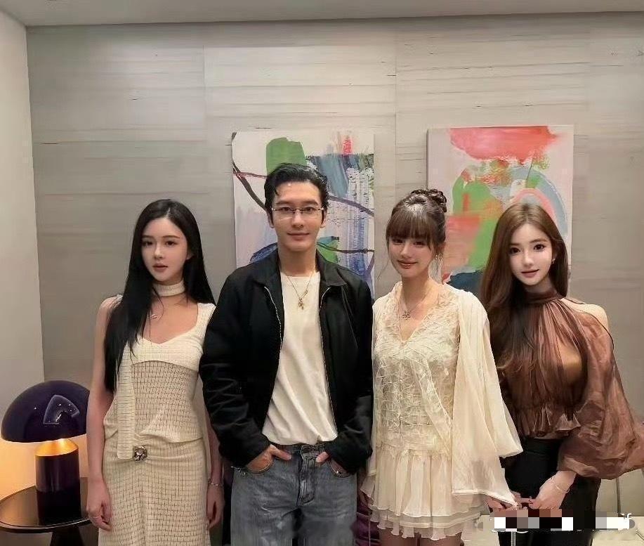 黄晓明的审美还真是统一啊，一直喜欢一个类型的女生 