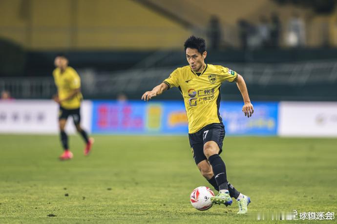     商隐，1989年1月23日出生，来自上海。身高177cm，司职前锋。  