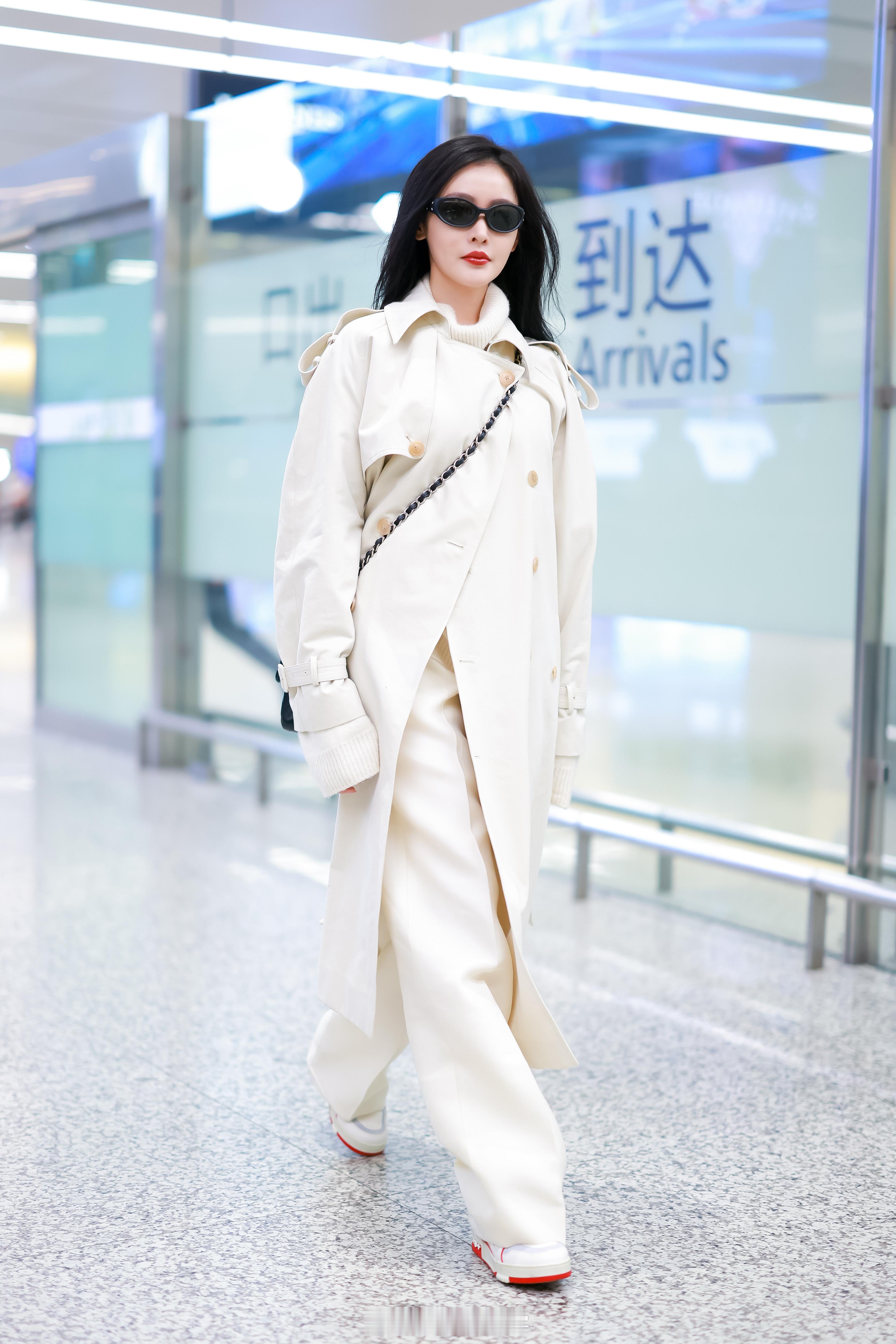 #张天爱[超话]# 北京✈️上海 ​​​