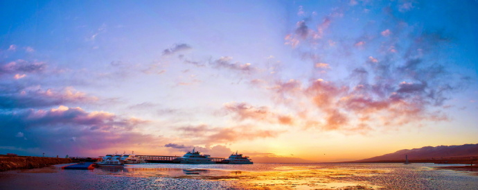 遇见登峰造极的茶卡盐湖，有一种空灵的感觉！旅游旅游[超话] ​​​