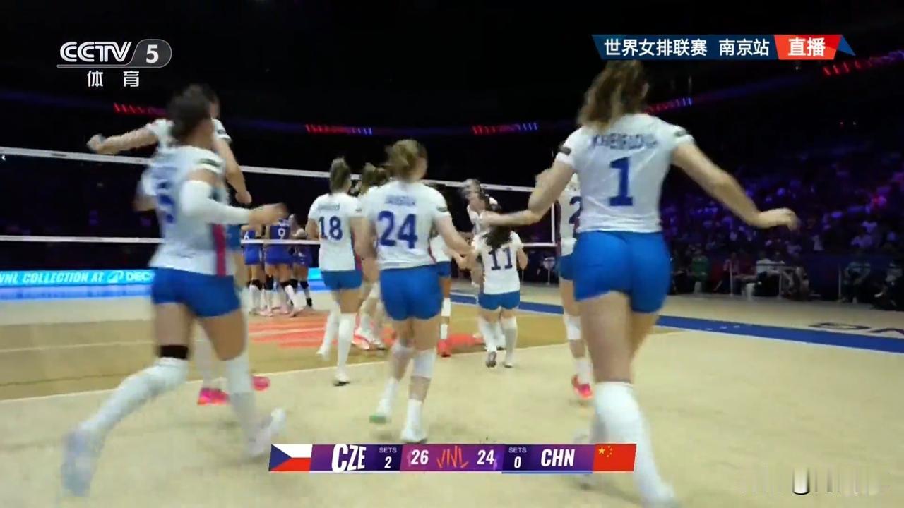 女排世联赛南京站中国女排失利
       🇨🇳女排对阵🇨🇿女排
   