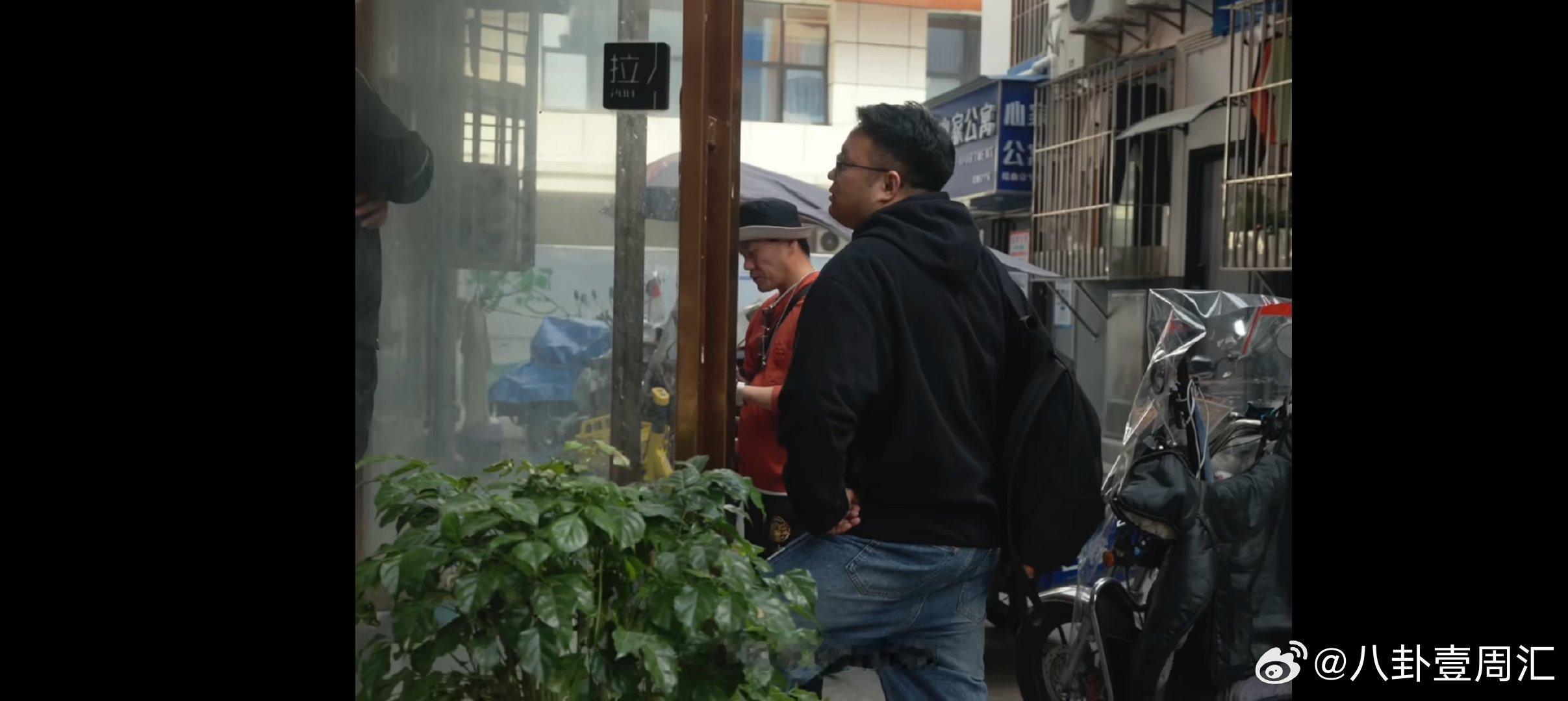 杨完成大爷太让人敬仰了！在三和的日子，用一碗碗面诠释着善良与担当。 