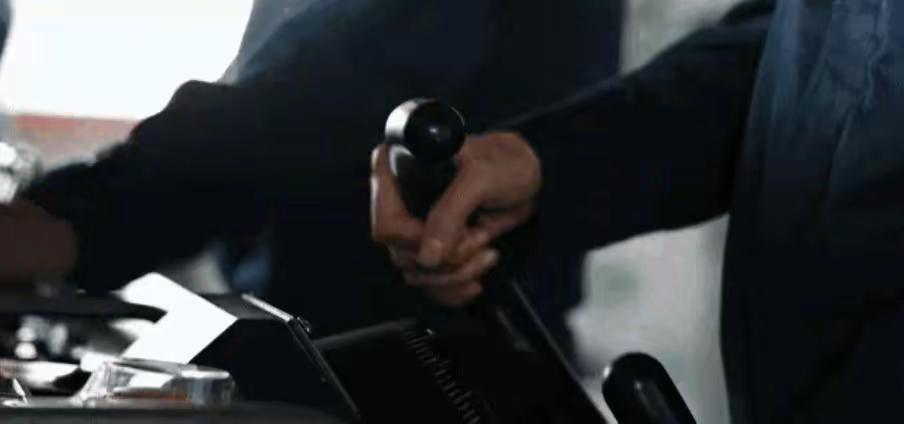 南昌舰以一敌二逼退外舰，这操作简直太牛了！2026年3月20日披露的细节里，凌晨