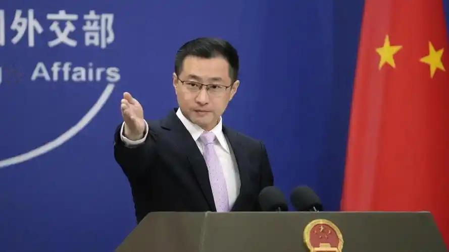 故意的，绝对是故意的！
 
麻烦看官老爷们右上角点击一下“关注”，既方便您进行讨