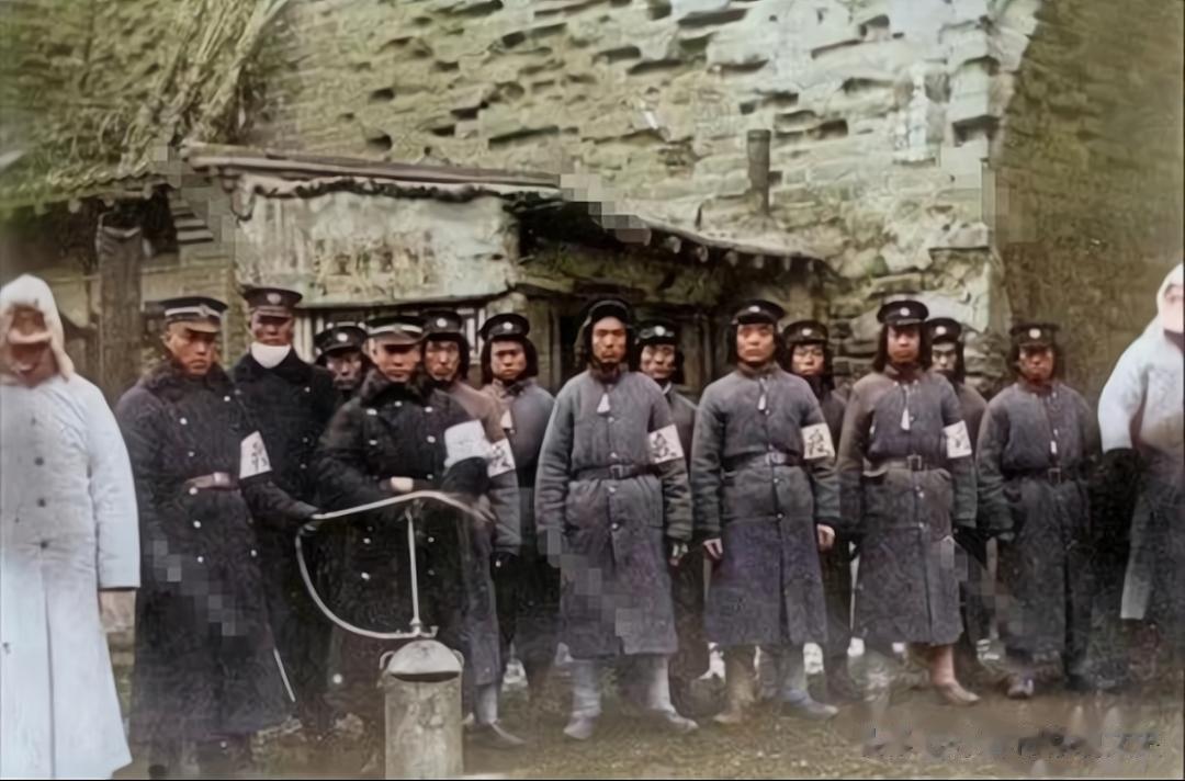 1931年，“九一八事变”爆发当天夜晚，日军攻入沈阳警察局六分局，该局仅有三十名