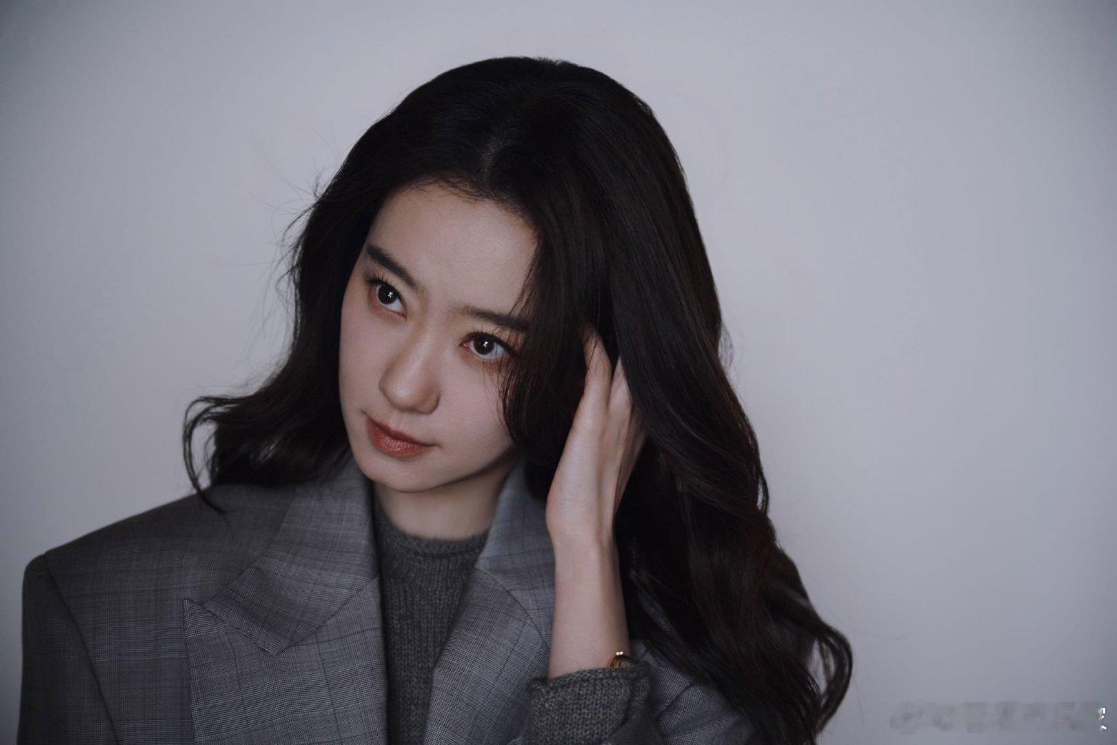 张小斐新身份演员当评委，靠的是实打实的作品和演技，张小斐这个新身份我第一个支持 