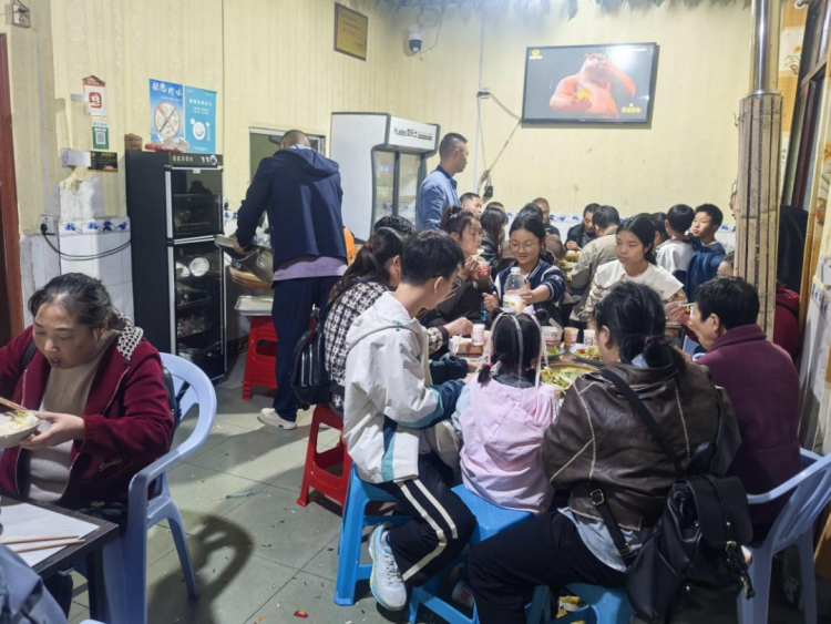 小村遭遇落石威胁！旅馆改造的“临时家”安抚了村民的不安