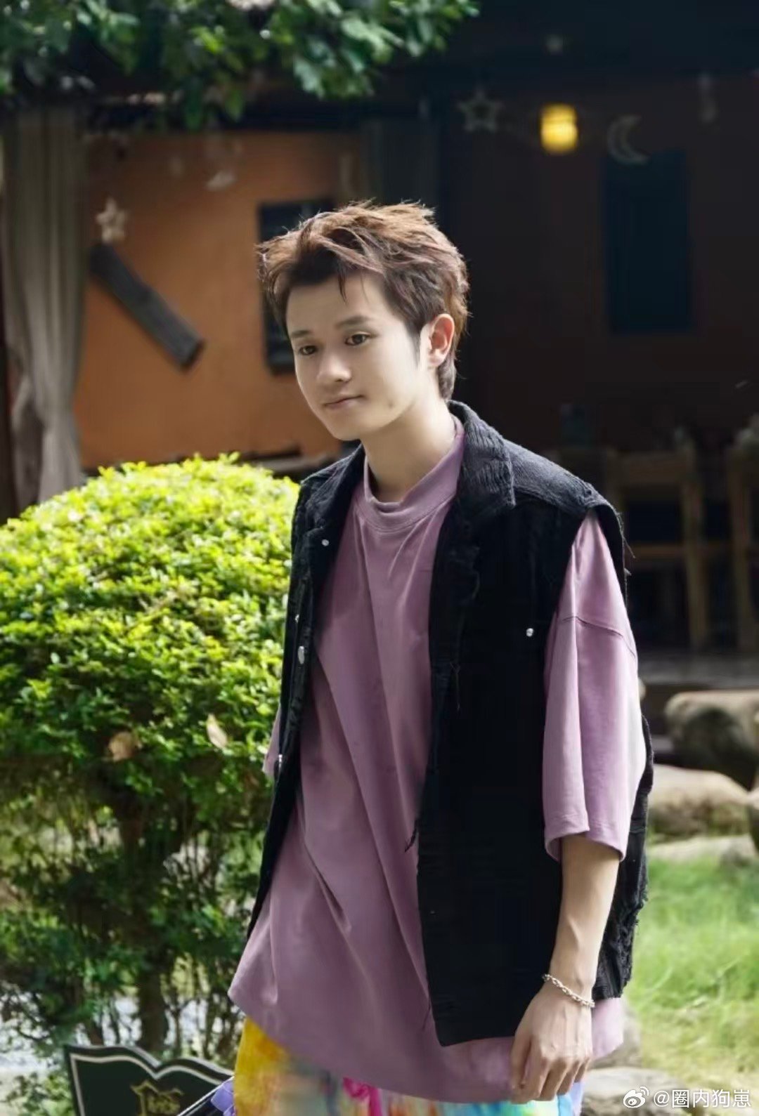 喜友秀拿王勉当逗号使呢喜友秀大型调侃王勉现场，全员把他当逗号衔接话题。从称呼变化