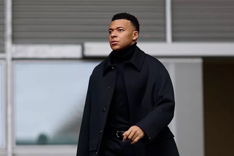 姆巴佩  前往里斯本！👦🏽✈️北京时间1月29日🕓04:00本菲卡vs皇马