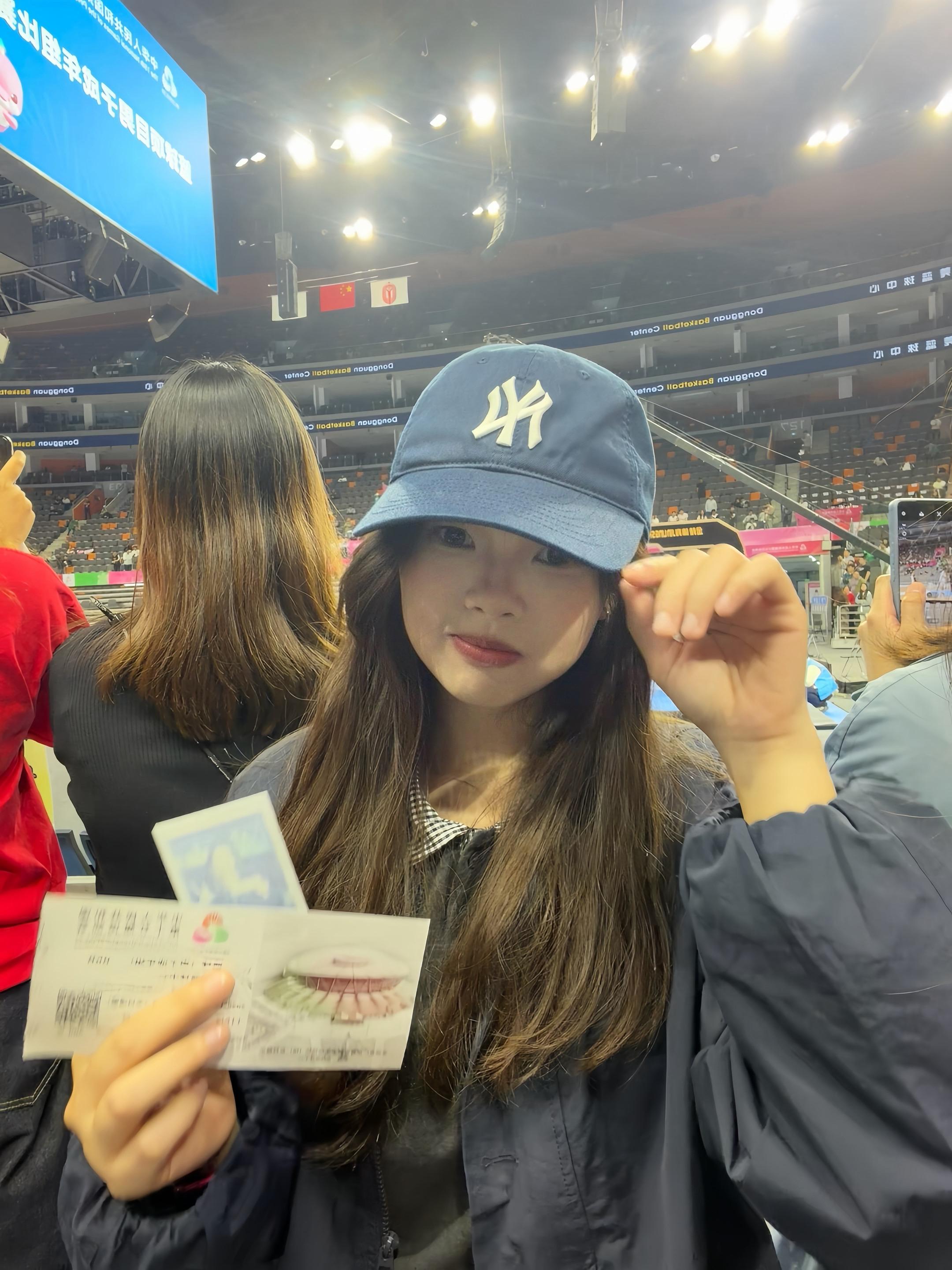 聚是一团火 散是满天星”