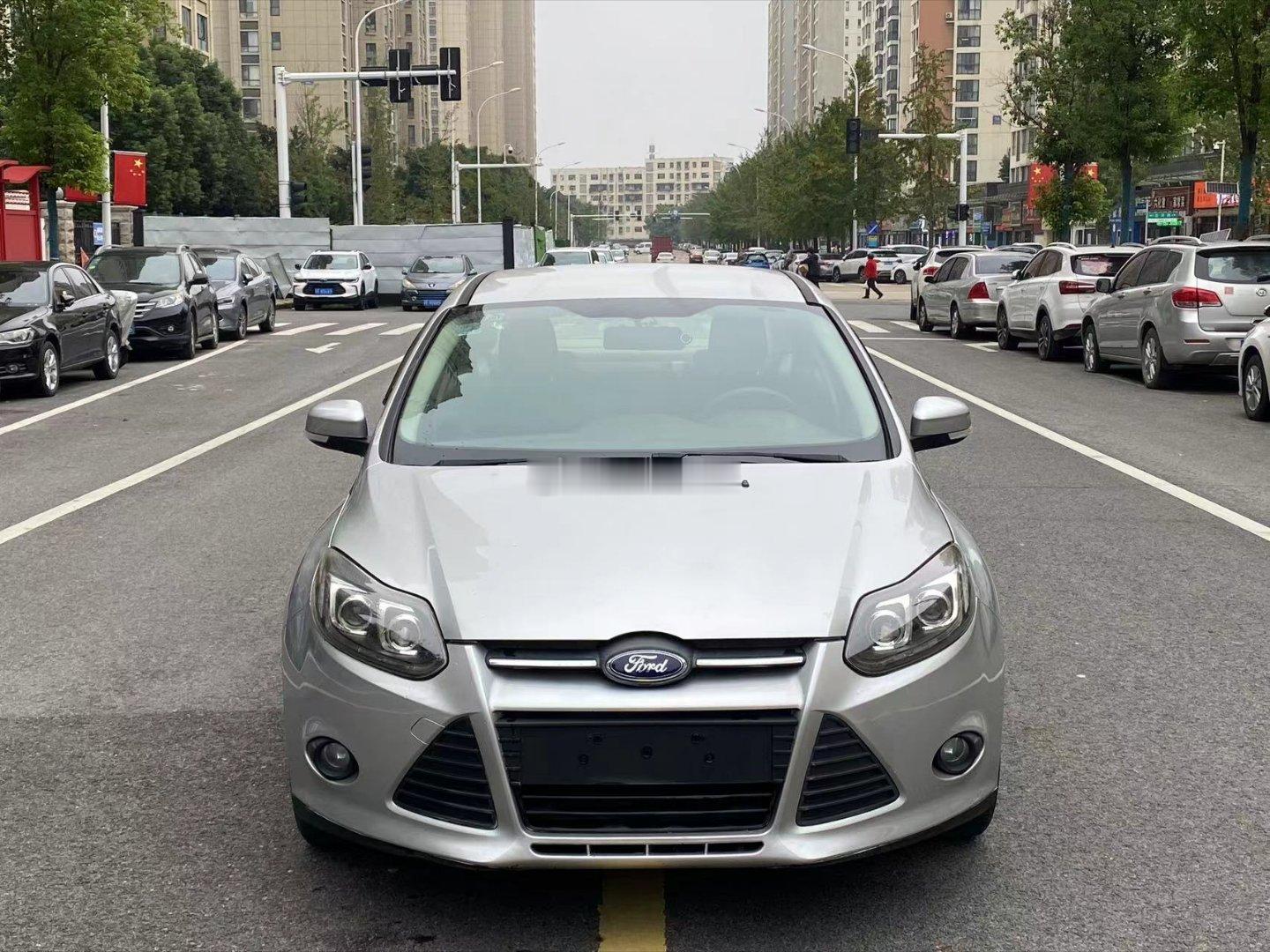 自营车已售北京虾壳车记 ​​2013年福特福克斯，1.6L手动挡，个人一手车，9