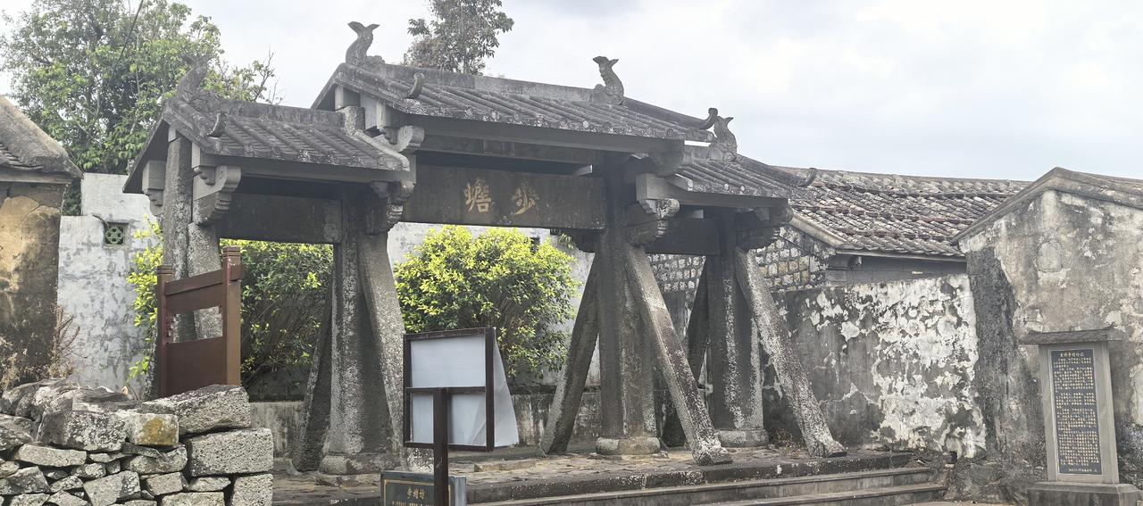 如果这些照片被台湾那帮台独分子拿到，肯定会大书特书，说大陆人住不起楼房，依然住在