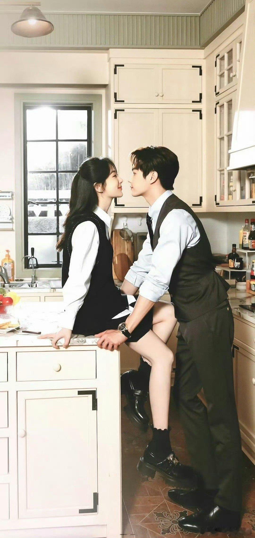 #杨紫膝盖顶到一克拉肾结石了#杨紫膝盖顶到一克拉肾结石了，横着看打开了我的新世界