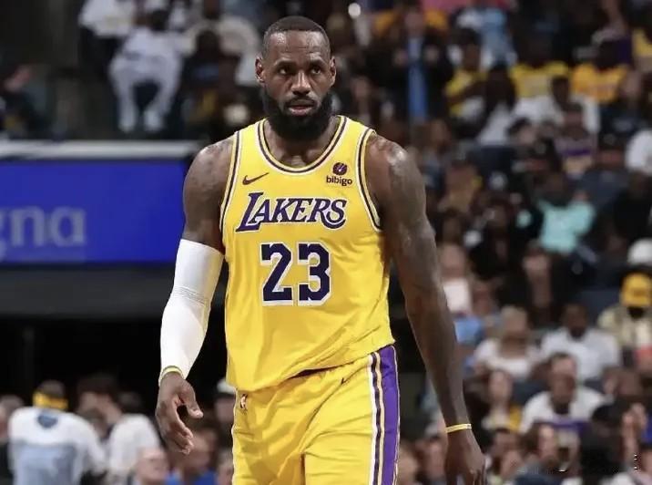 信不信由你，NBA创办至今 真能单换詹姆斯的球星也就4人。

邓肯
公认历史第一