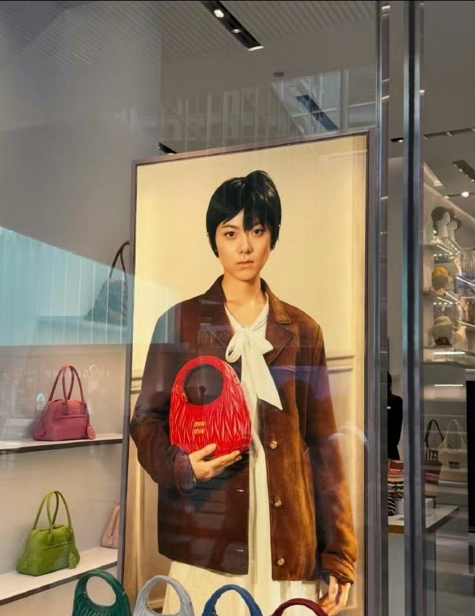 赵今麦这地广大片，是不是有点像低配版肖战？