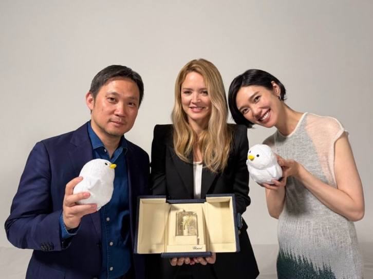 《突如其来》在日本东京举行首映礼，导演滨口龙介携维尔日妮·埃菲拉、冈本多绪、长塚