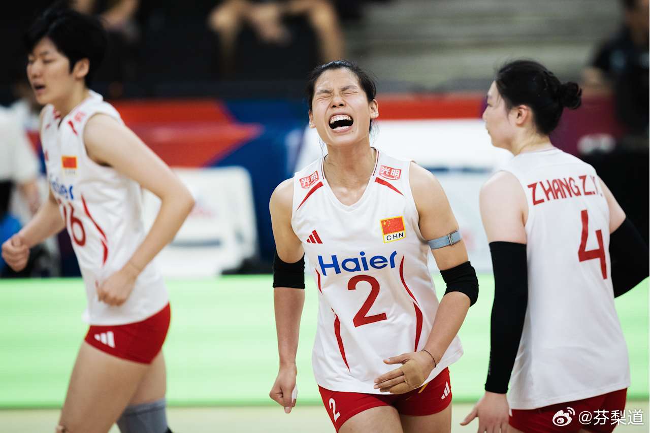 中国女排vs德国女排2026年世界女排联赛中国队1-1（25-27/25-23）