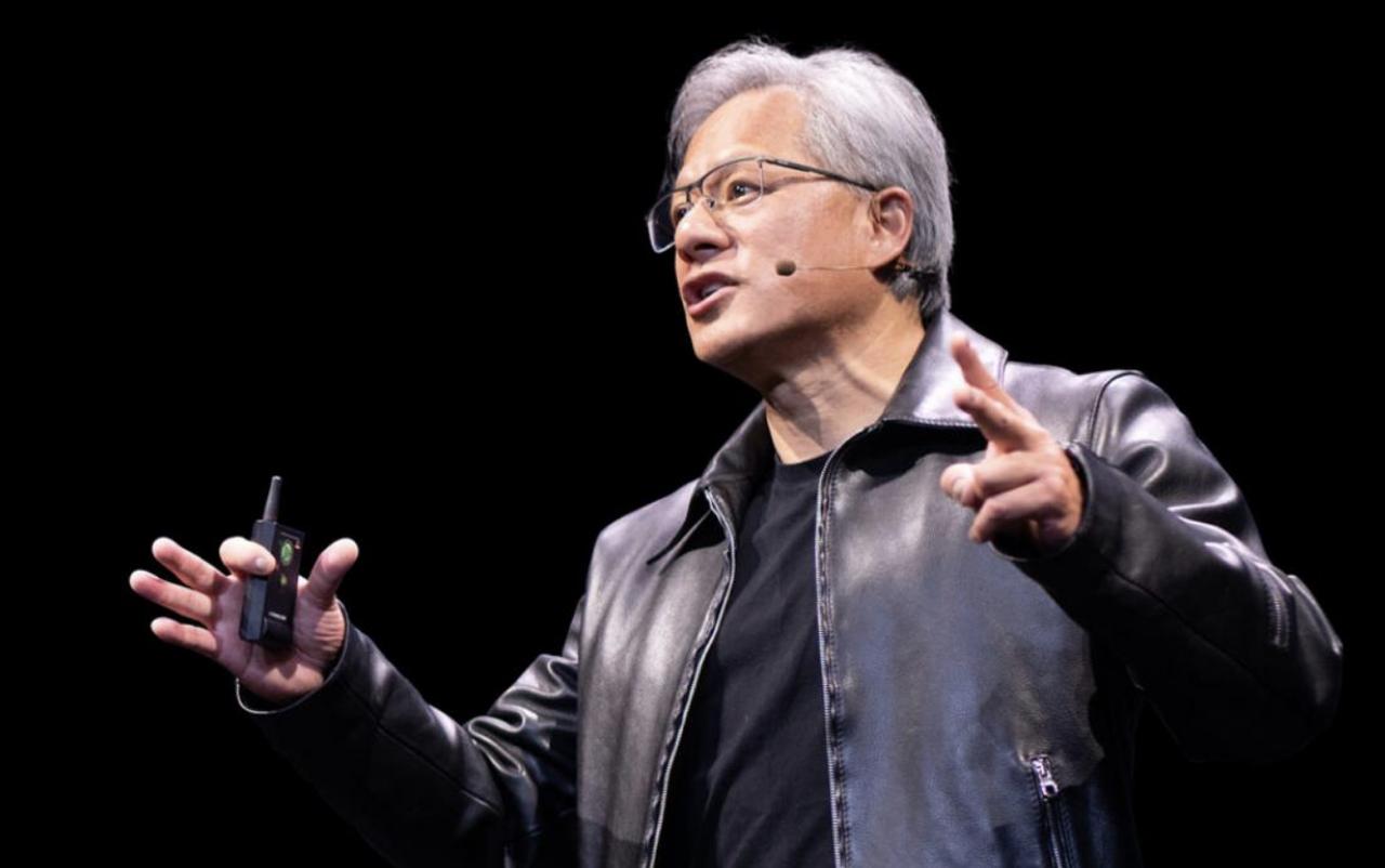 【英伟达黄仁勋回应 AI 就业焦虑：AI 正创造大量岗位】
近期，英伟达CEO黄