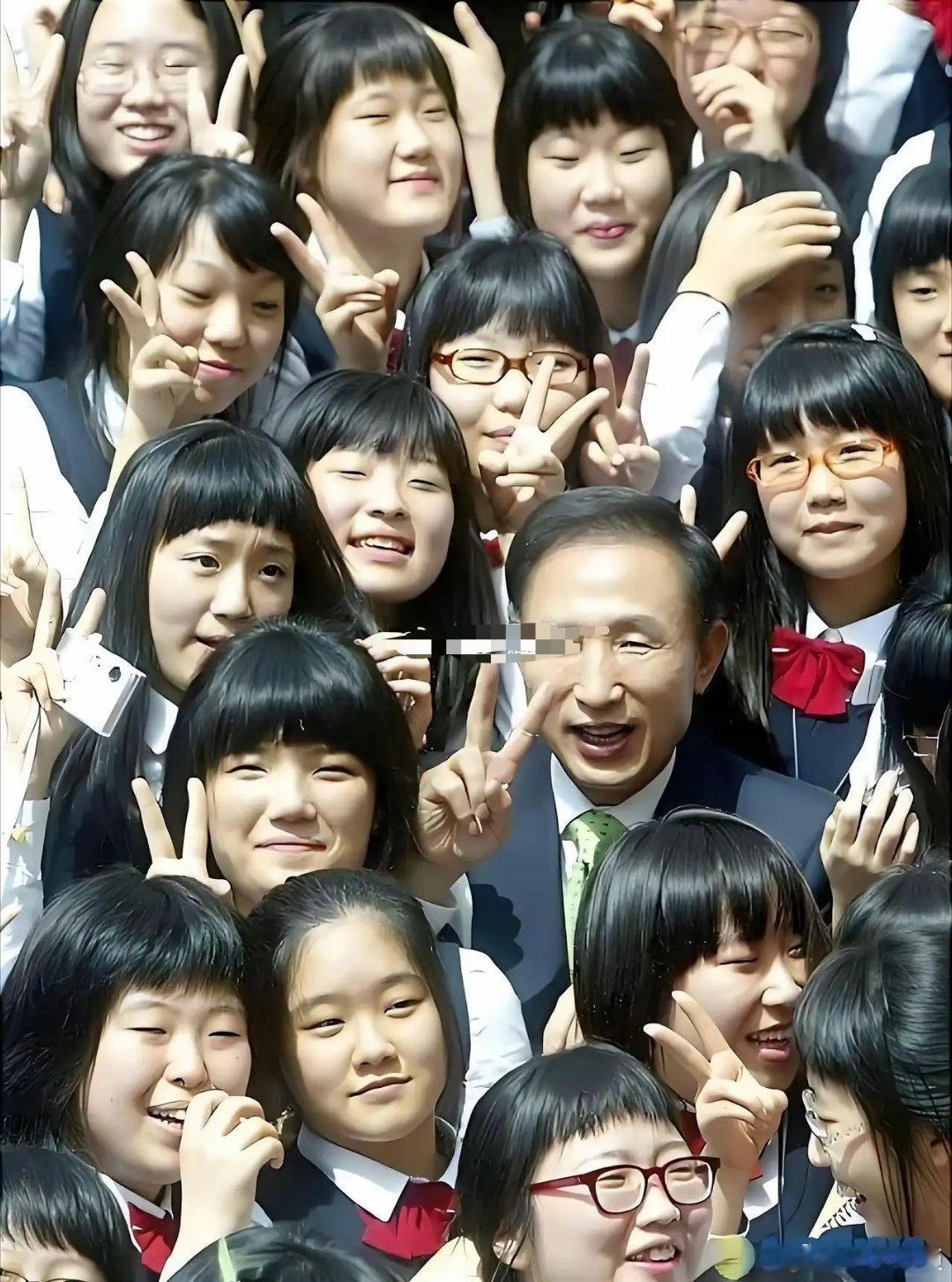 韩国的整容业为什么如此发达，看了第二张照片就知道了 