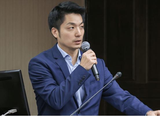 台北市市长蒋万安曾宣称，如果大陆继续在台海进行军机绕台和军演的话，他就要停掉双城