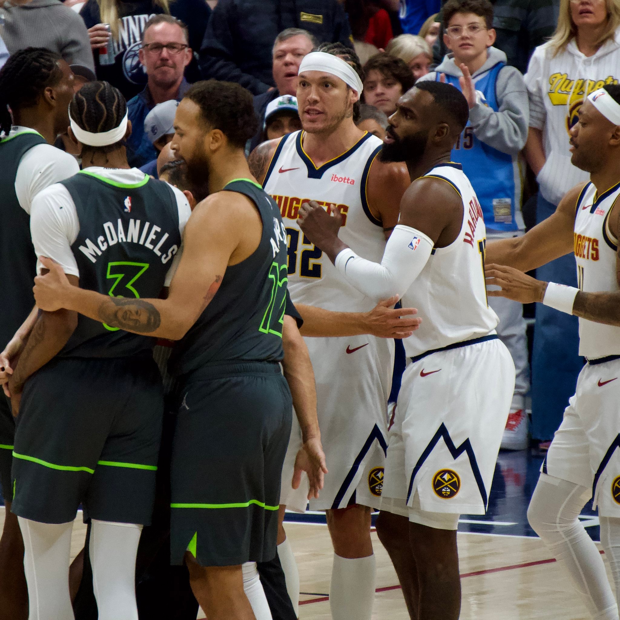 看似最后分差很大，其实就是追到5分时，森林狼把一攻一防血亏，直接葬送了一场，兰德