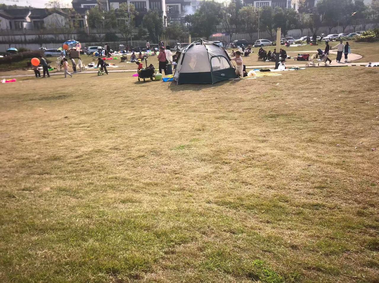 再者家人的身体健康也万万不能少，没个好身子骨，啥好日子也享不了。老的少的都健健康