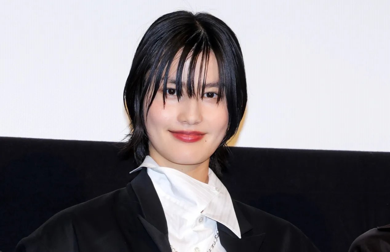 日娱新闻桥本爱 演员桥本爱、石川恋、久保田纱友等人于5月18日出席了在东京都内举