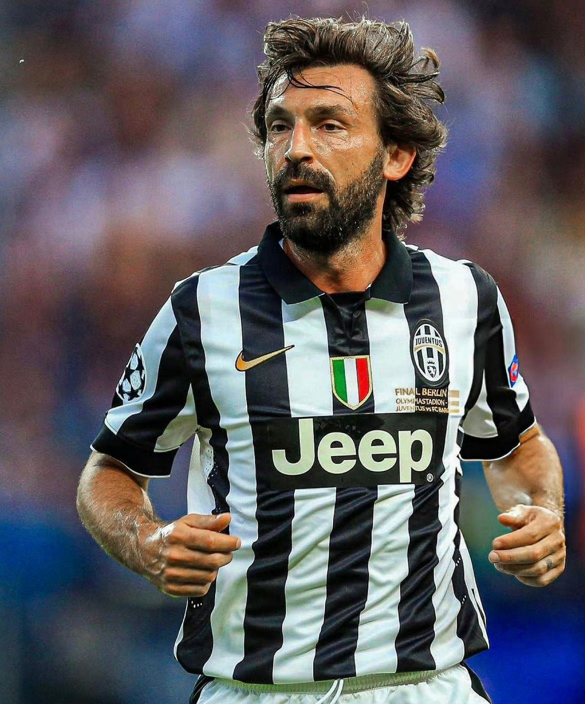 2011 年，AC 米兰决定不再与安德烈亚·皮尔洛续约，因为他们认为他年纪太大了