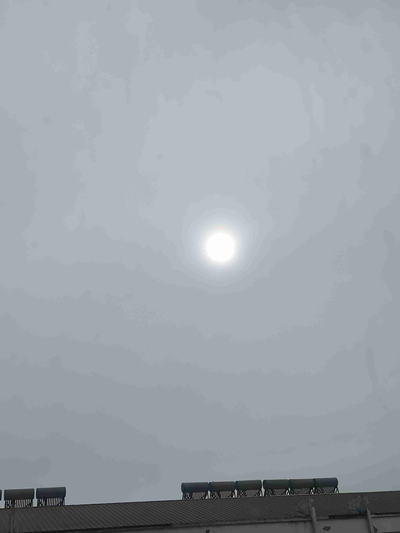 我的今日状态：😭伤心难过
我这里的天气：☁️阴天