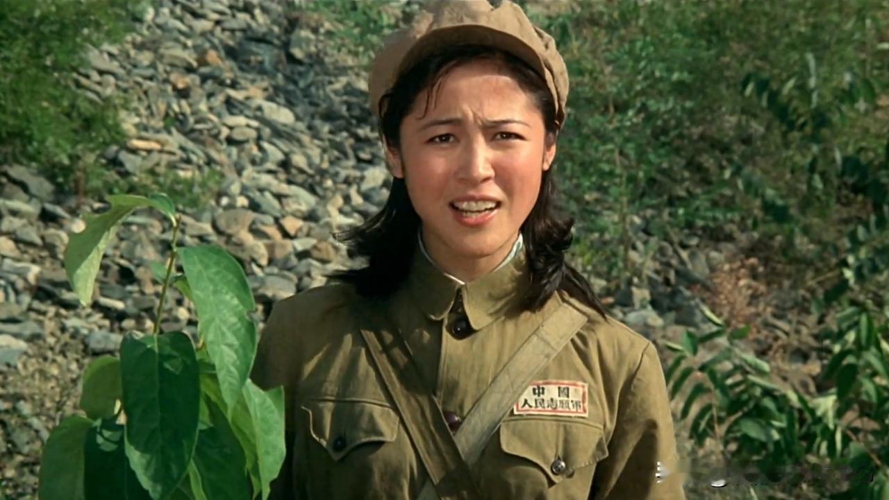 前一阵看陈凯歌导演的《志愿军》，里面有战地女播音员的情节，我想起大学时候看过的一