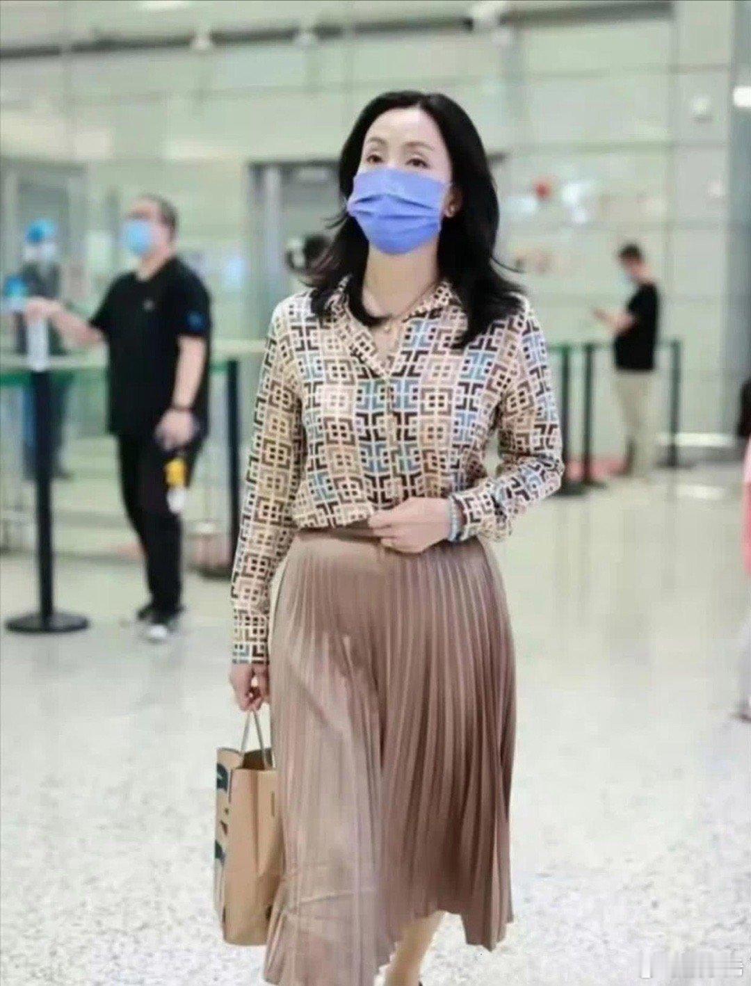 52岁的陶虹，看起来就像邻家大妈，自然真实，和普通人没啥两样 