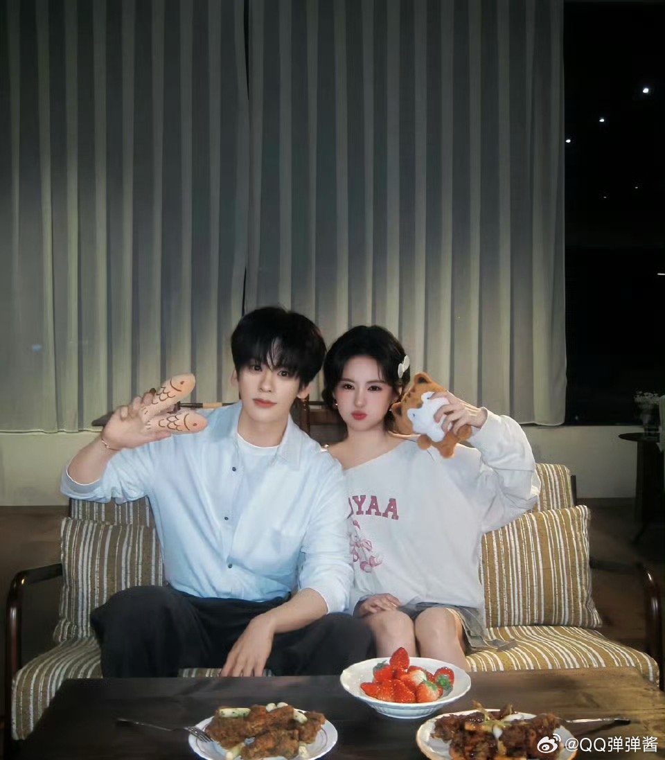 浙江文旅喊话魏哲鸣郑合惠子魏哲鸣郑合惠子，浙江山水在call你！西湖醋鱼配龙井，