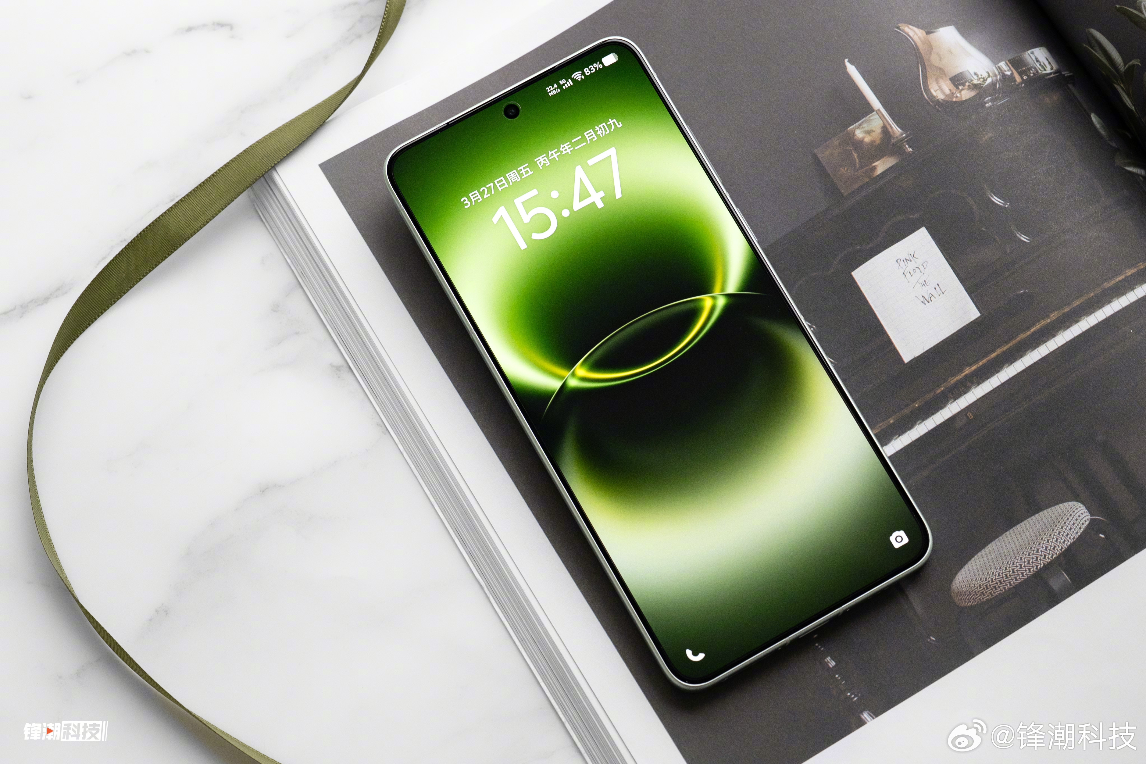 真机实拍，很多人耐心在等的「vivo X300 Ultra」，胶片绿配色。以及摄