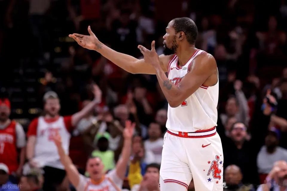 杜兰特29+7+5创3项纪录能够力压上面这些球星当选今日最佳球员的人，一定是做了