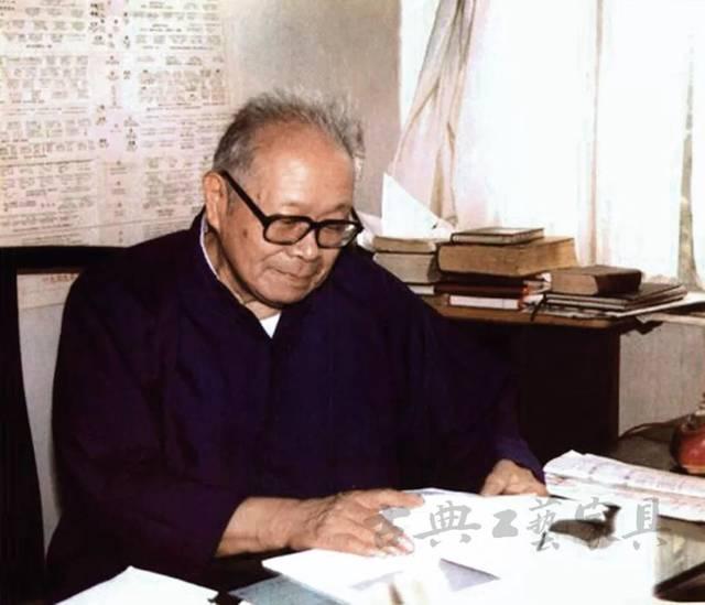 “故宫‘文物嘴替’王世襄：83岁蹬三轮送蝈蝈笼进紫禁城，车后架绑着竹编蟋蟀罐、车